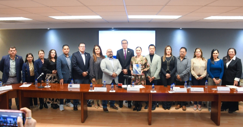 Congreso de Aguascalientes recibe el último informe de labores del fiscal Jesús Figueroa Ortega