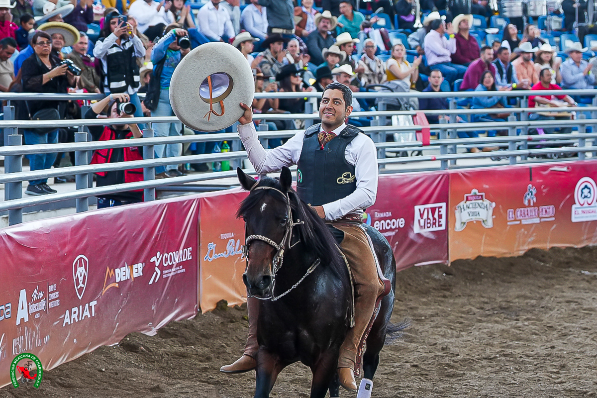 Enrique Jiménez Martínez hace historia al coronarse tetracampeón nacional charro completo en Aguascalientes