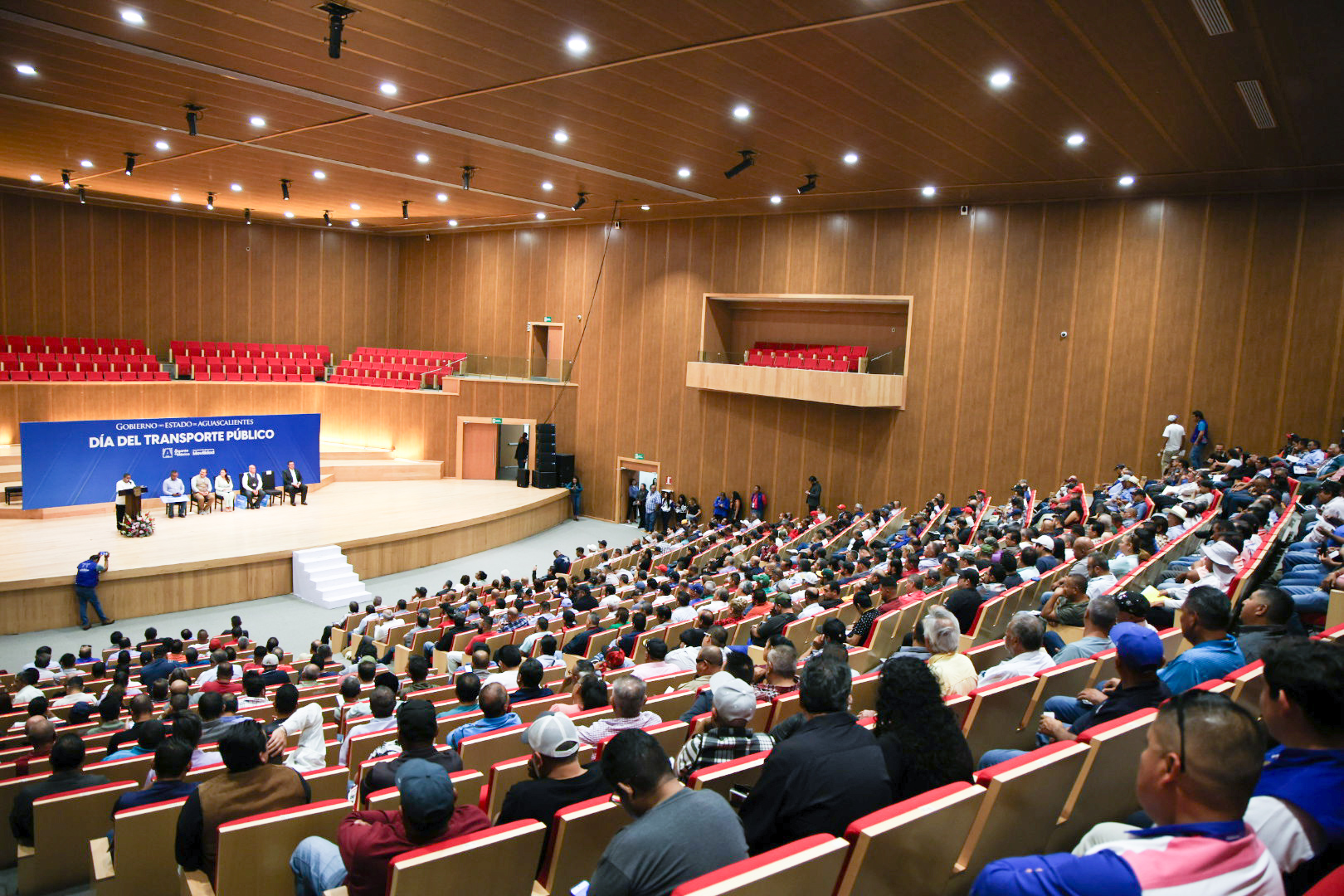 Gobierno reconoce a conductores del transporte público y resalta su papel social en la movilidad de Aguascalientes