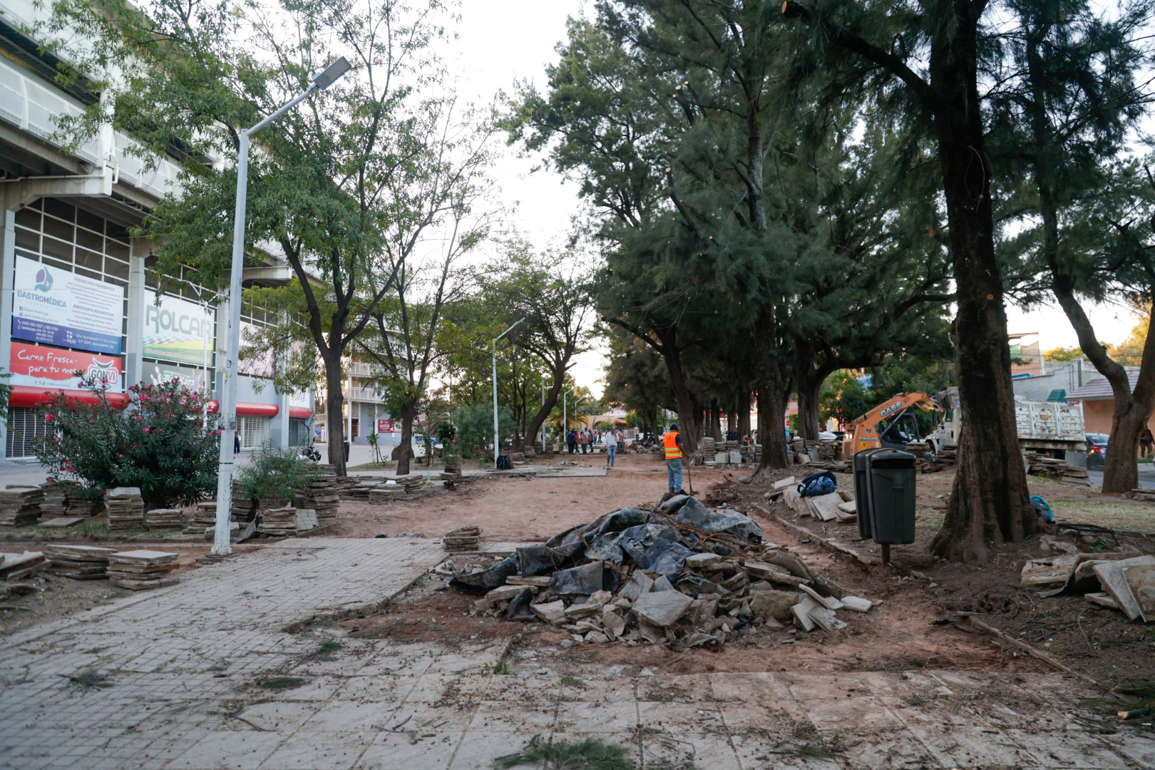 Rehabilitan andadores de los estadios Victoria y Alberto Romo Chávez para mejorar seguridad y accesibilidad