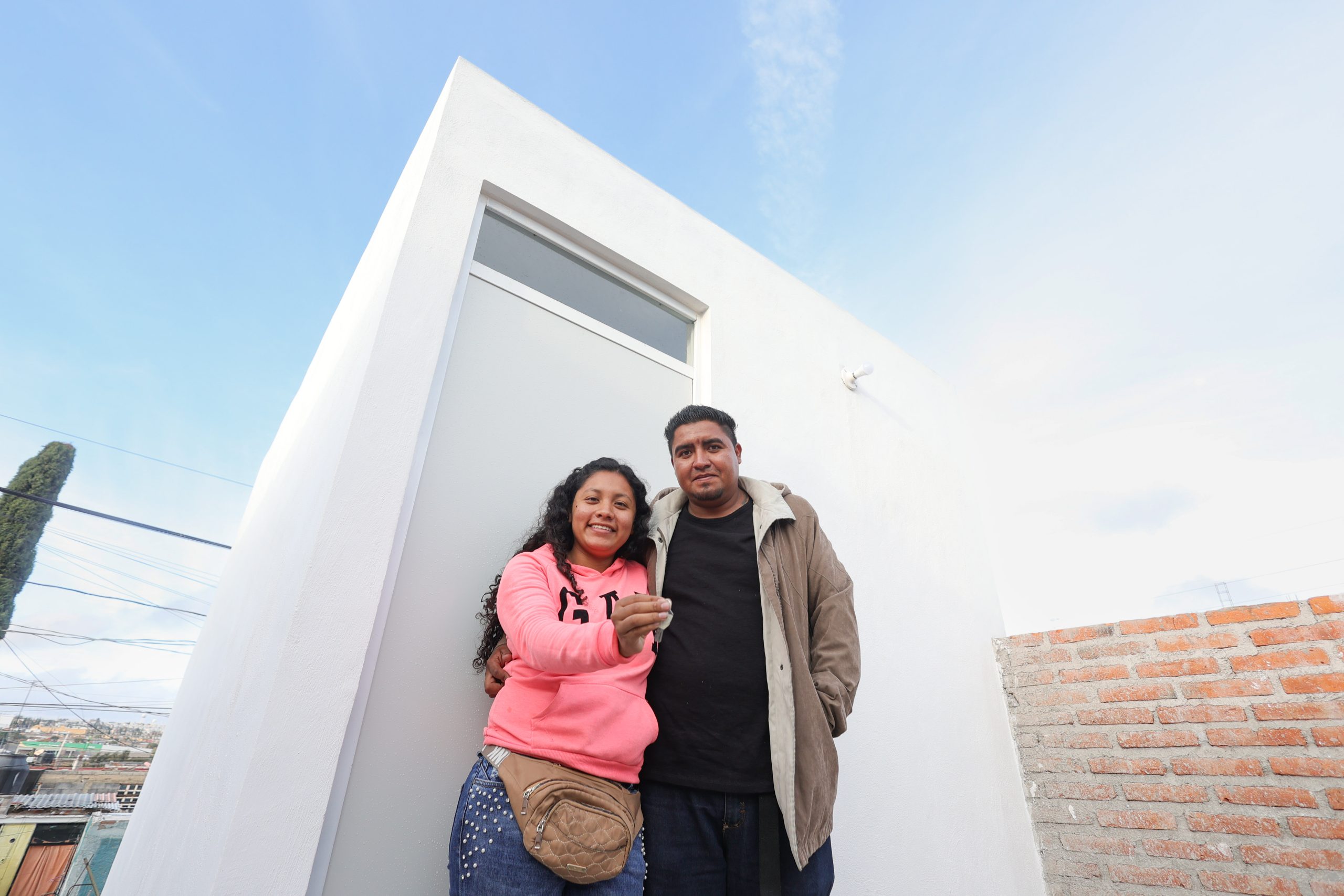 Leo Montañez impulsa el bienestar familiar con la entrega de cuartos adicionales en colonias y comunidades de Aguascalientes