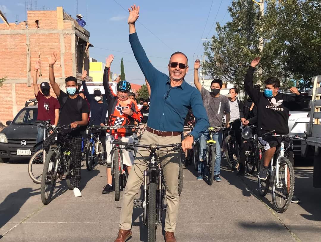 Municipio promueve movilidad activa y convivencia familiar con rodada recreativa en el parque Ex Pensión Municipal