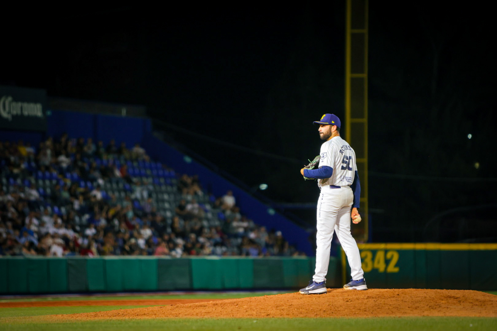 Reacción tardía no alcanza: Rieleros pelea hasta el final en una noche inaugural de emociones