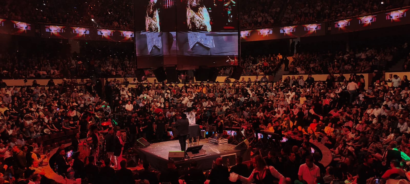 ¡NOCHE DE FIESTA TOTAL! “LOS CAPIBARAS” ARRASAN EN EL PALENQUE DE SAN MARCOS CON UN SOLD OUT ROTUNDO
