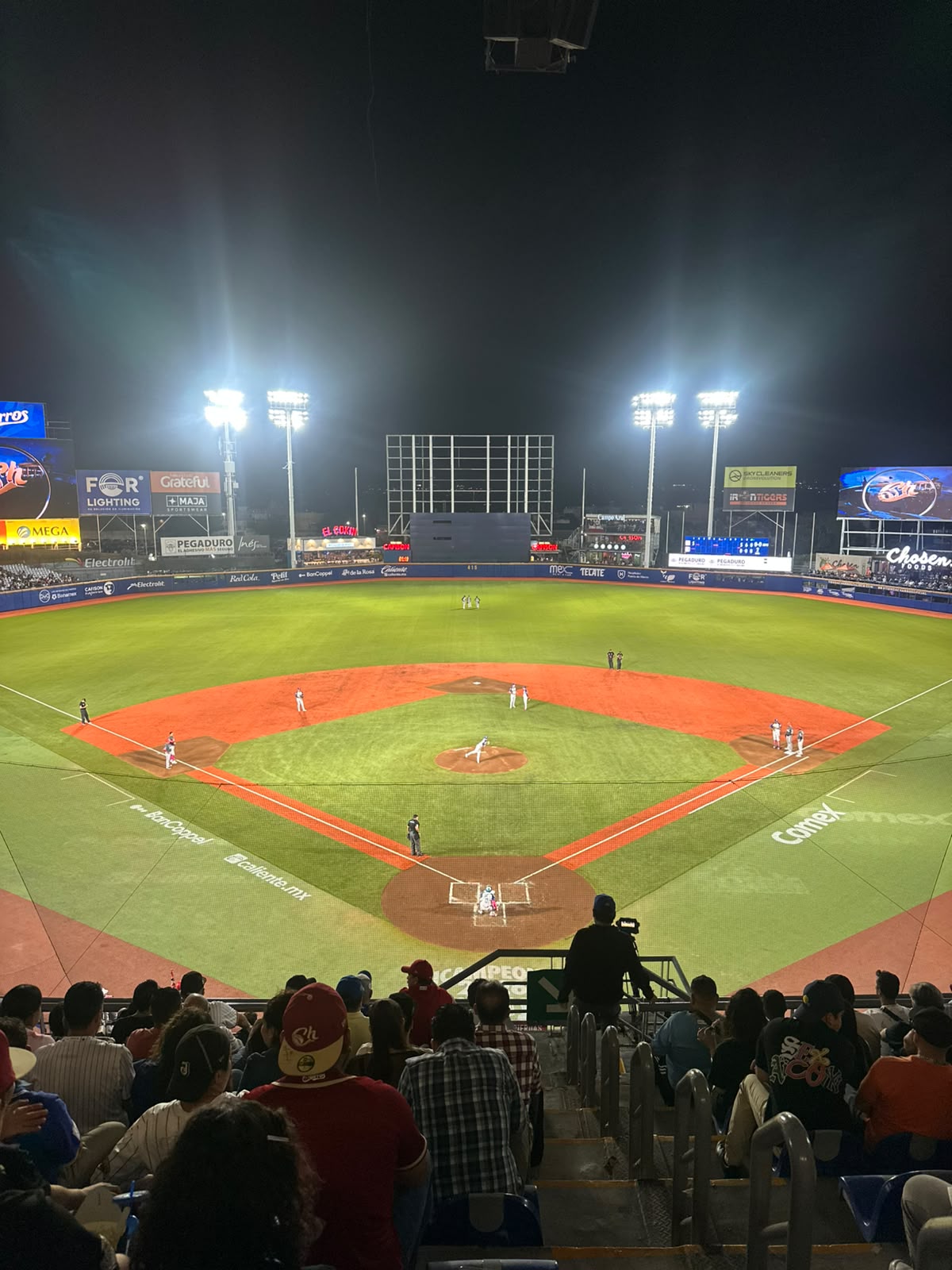¡Águilas le pega fuerte a Charros y se lleva la serie!